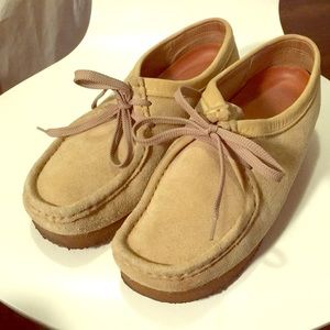 Clark’s Wallabees Size 9
